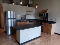 Building Photo - 1-bedroom, 1-bathroom home located in the ...