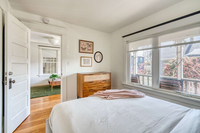 Building Photo - 1235 N Prescott St