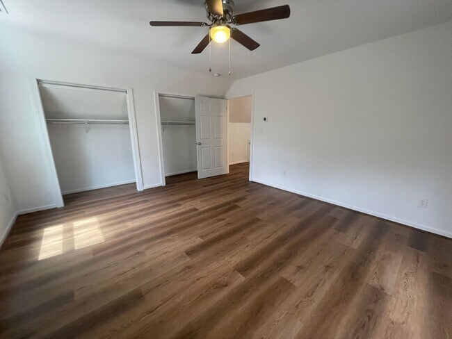 Building Photo - 350 Pinewood Circle