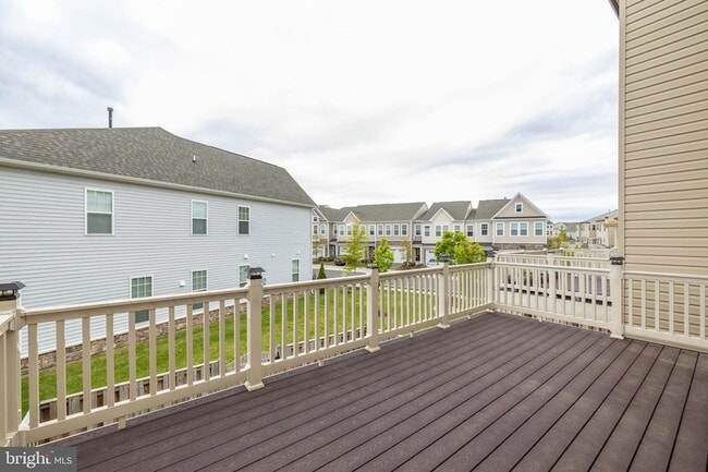 Building Photo - 42557 Dreamweaver Dr