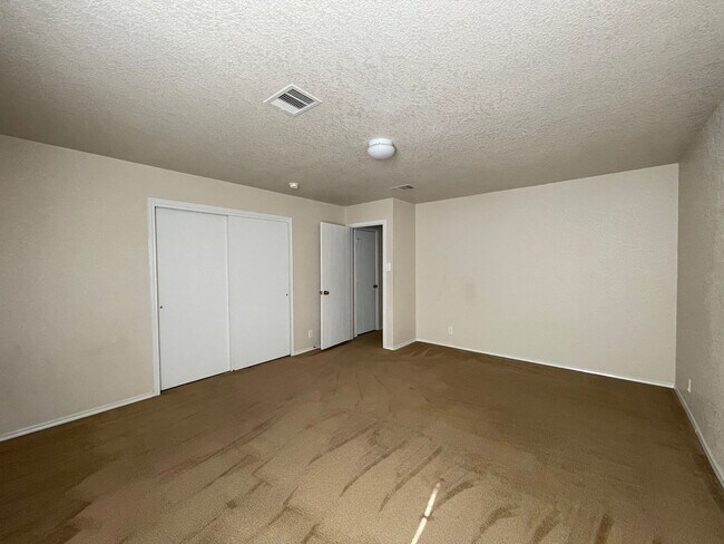 Building Photo - BEAUTIFUL 4 BR W/ MASTER DOWN*HARDWOOD FLOORING IN DINING/ENTRY, LIVING ROOM, MASTER BR AND MASTE...