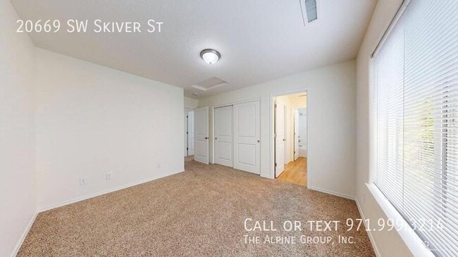 Building Photo - 20669 SW Skiver St