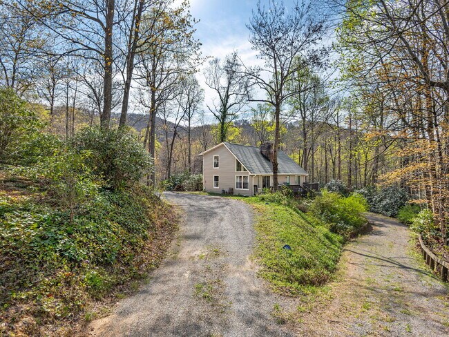 Building Photo - 1469 Old Fort Rd