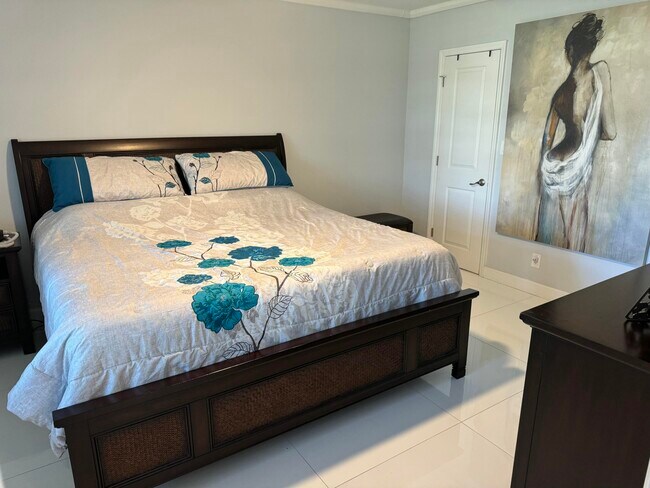 Building Photo - 3224 S Ocean Blvd