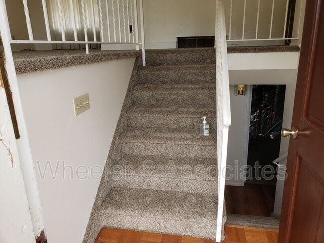 Building Photo - 137 E 5250 S