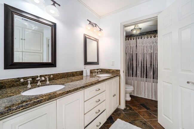 Building Photo - 13231 Harpers Bridge Dr