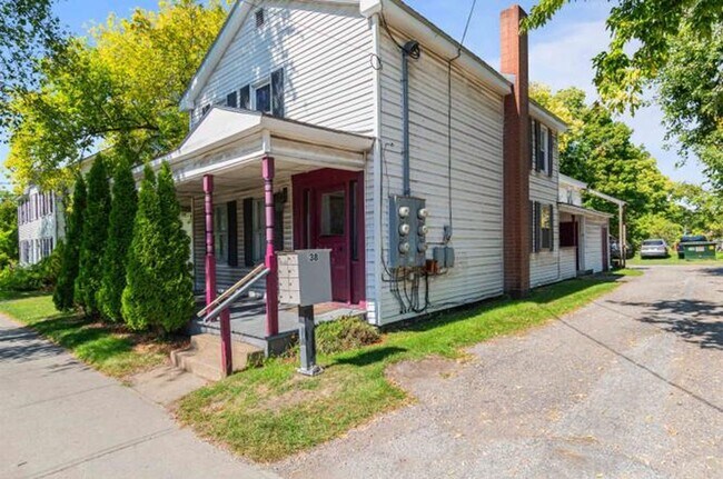 Building Photo - 38 Sherman St