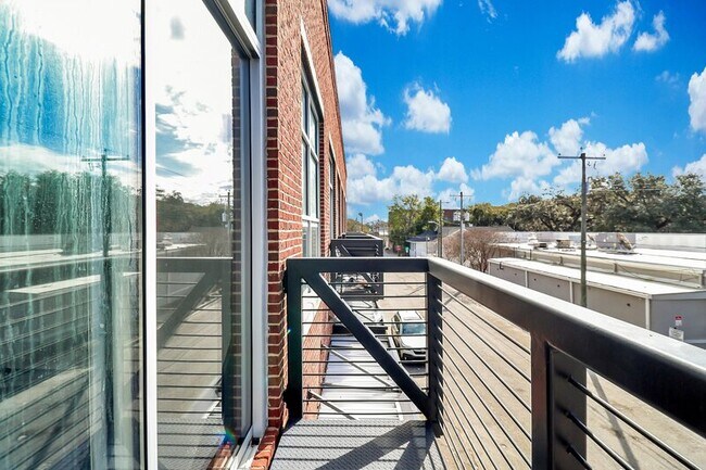 Building Photo - 2514 Abercorn St