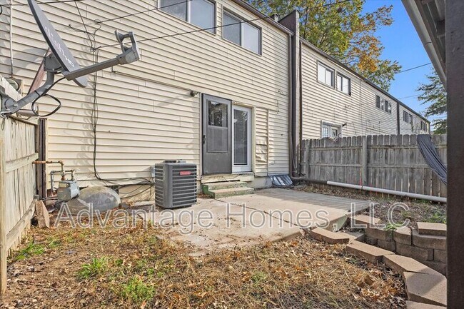 Building Photo - 914 N 70th St