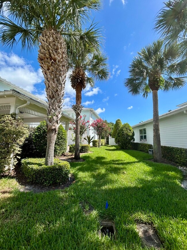 Building Photo - 1039 Tiki Dr