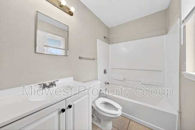 Building Photo - 2224 Millvalley Dr