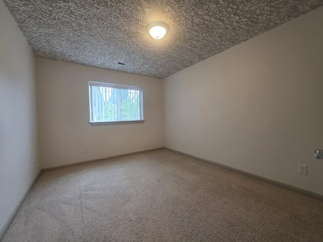 Building Photo - 4373 Hearth St NE