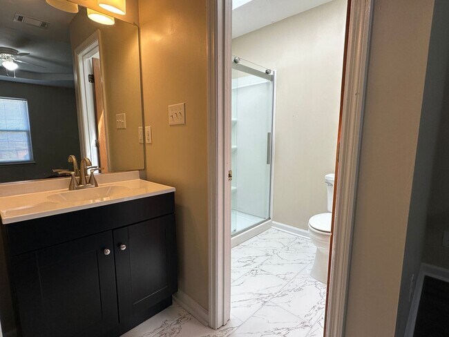 Building Photo - Woodlake - Richmond