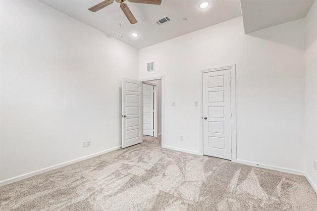 Building Photo - 389 Mule Deer Mews