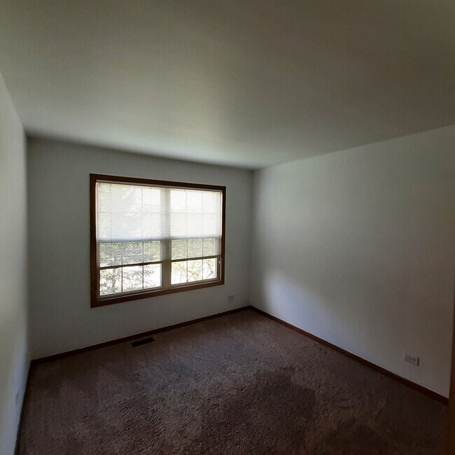 Building Photo - 156 Castlewood Ct