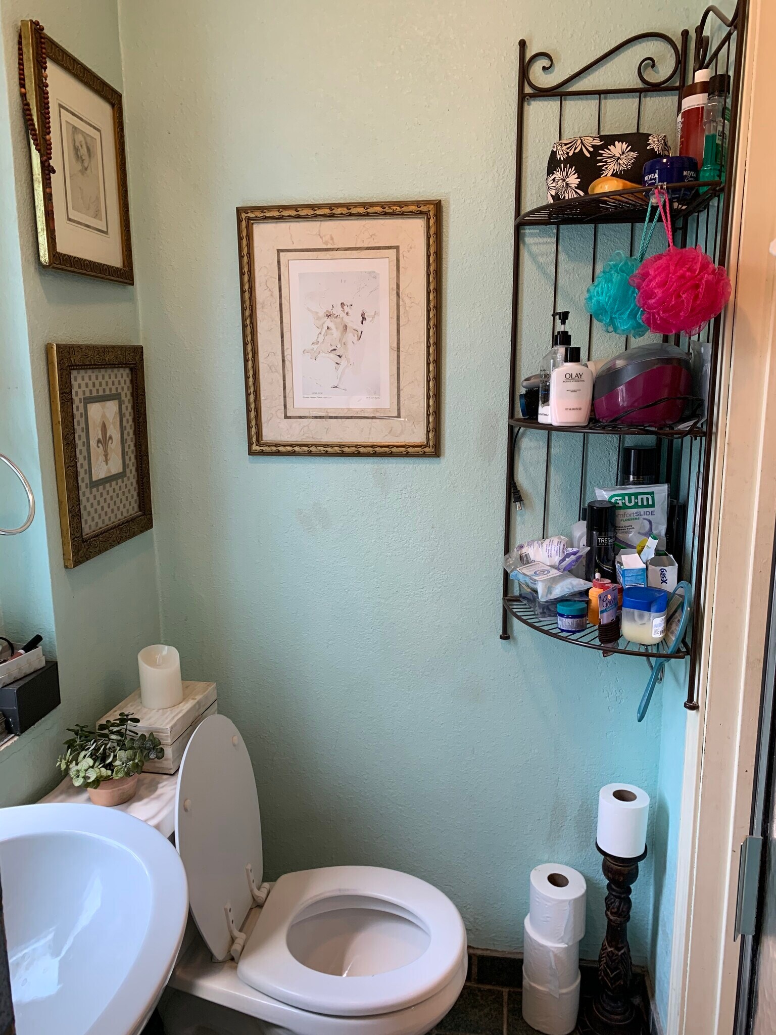 Building Photo - 3900 Seven Hills Rd