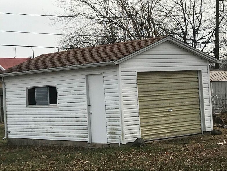 no smoking, no pets - 5 Randolph Dr