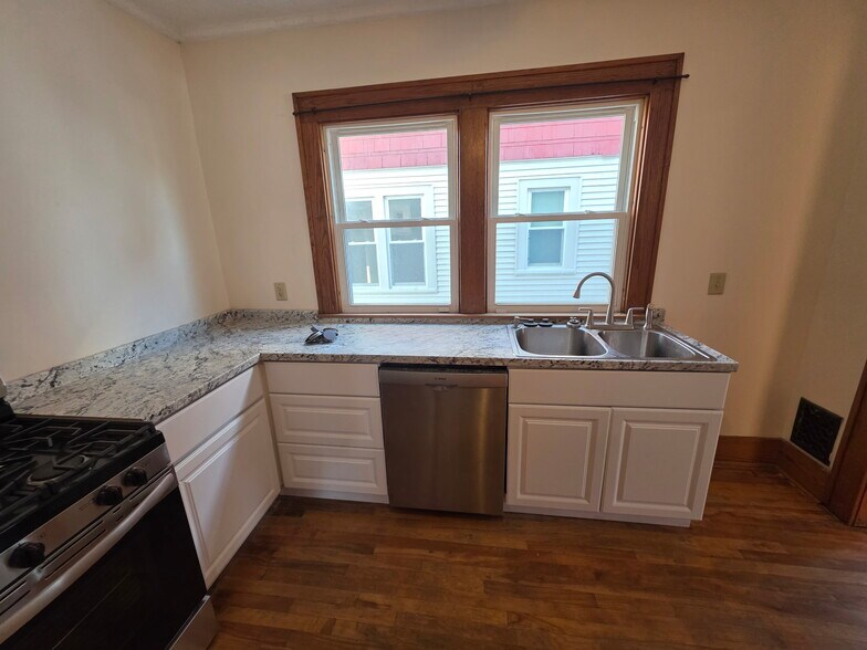 Bosch Stainless Steel dishwasher in brand new kitchen - 144 Forest Hill Dr