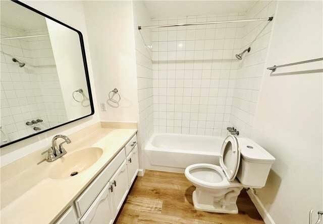 Building Photo - 9218 Elm Vista Dr