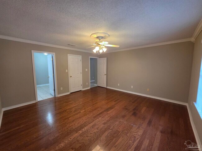 Building Photo - 6913 Hanover Ct