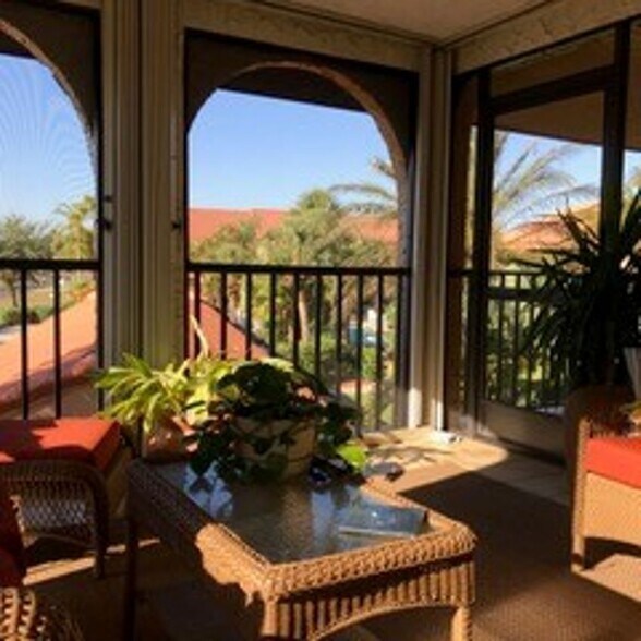 Building Photo - Rose Garden Furnished Unit Available May - Nov