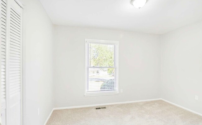 Building Photo - 1315 Clermont Rd