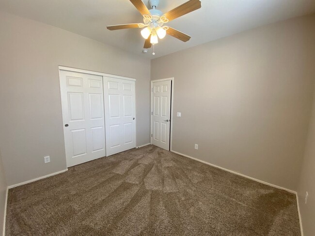 Building Photo - Exceptional 4BR/2BA Home in Magma Ranch! T...