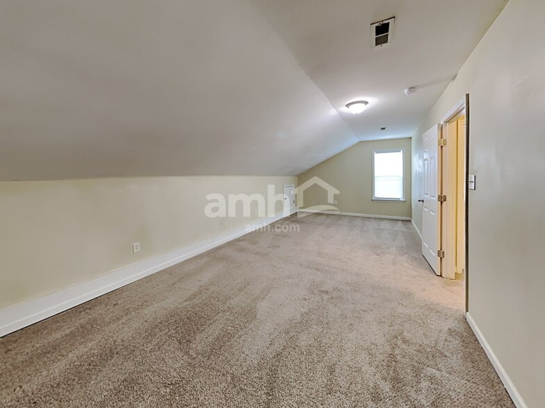 Building Photo - 3616 Willowtree Ln