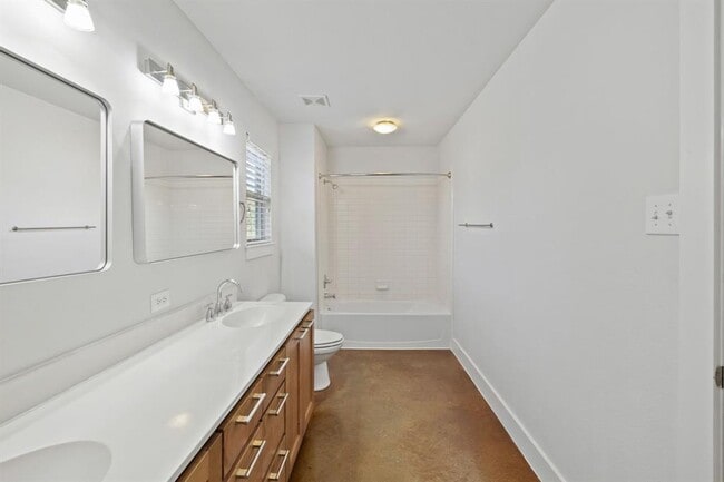 Building Photo - 2304 Rain Water Dr