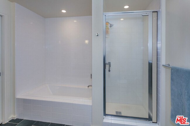 Building Photo - 1155 S Grand Ave