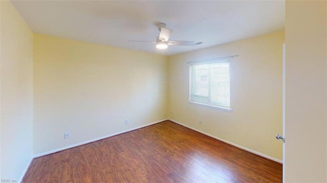 Building Photo - 1729 Dylan Dr