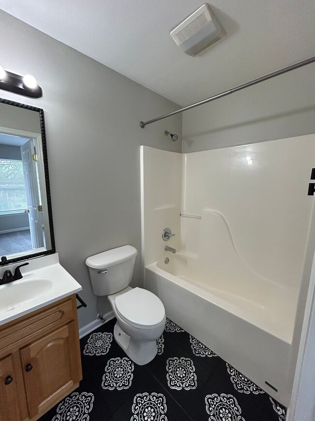 Building Photo - 3 Bed | Bonus Room | 2.5 Bath | Detached C...