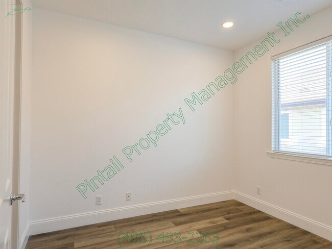 Building Photo - 5130 Le Miccine Terrace