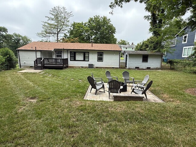 Building Photo - Charming, 3 bed, 1 bath ranch just mins from VA hospital