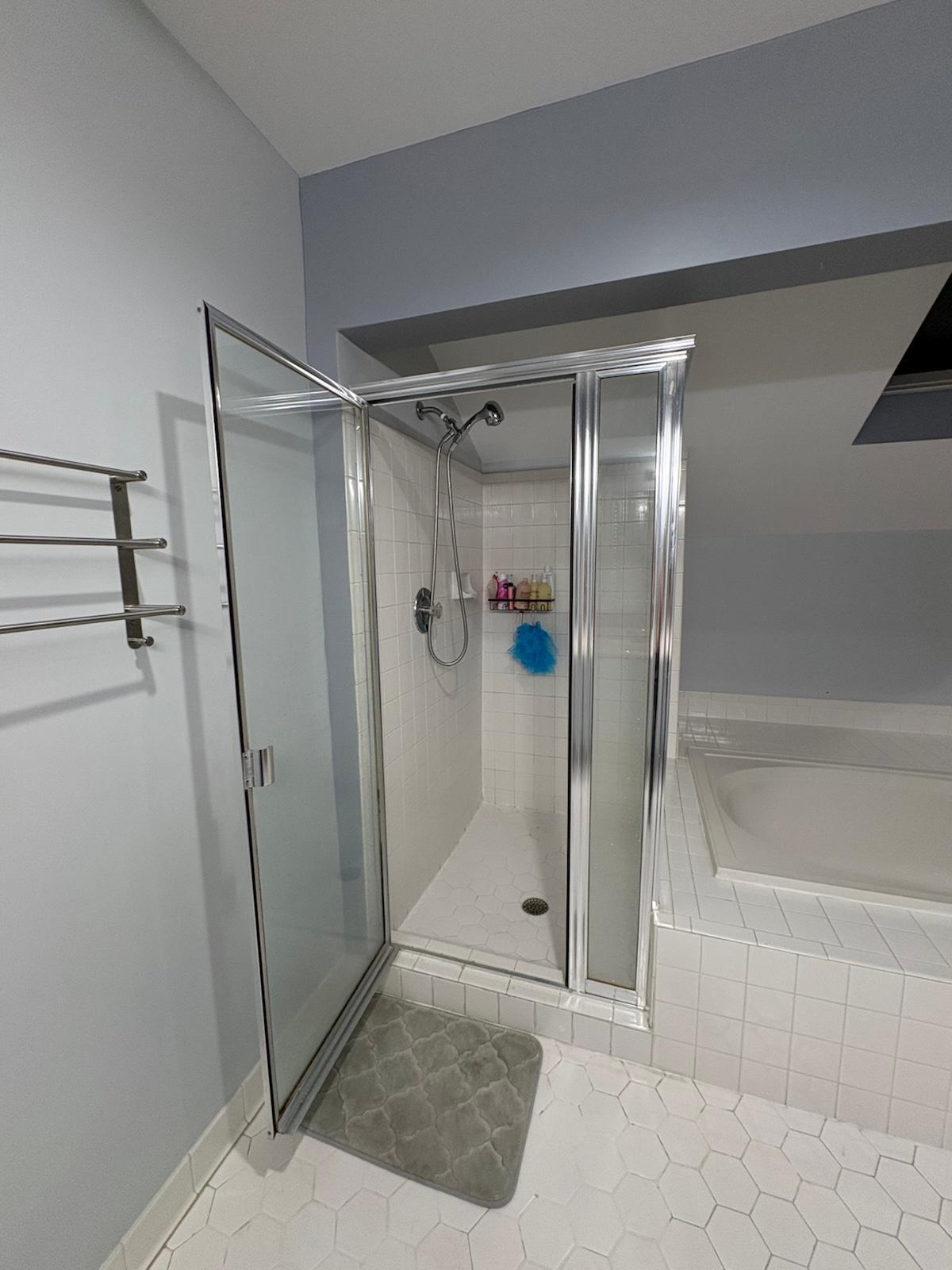 Building Photo - 1 Morning Breeze Ct