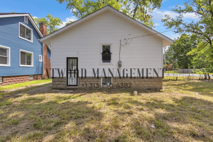 Building Photo - 15811 Trinity St