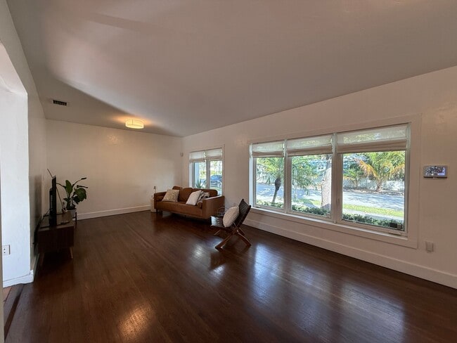 Building Photo - 2728 Kirk St