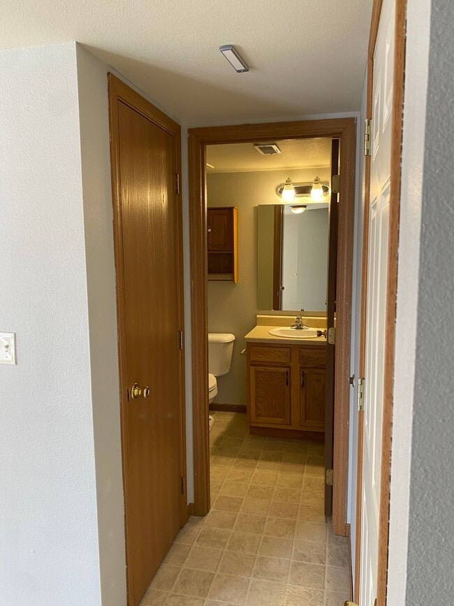 Building Photo - 16785 Huntington Ln