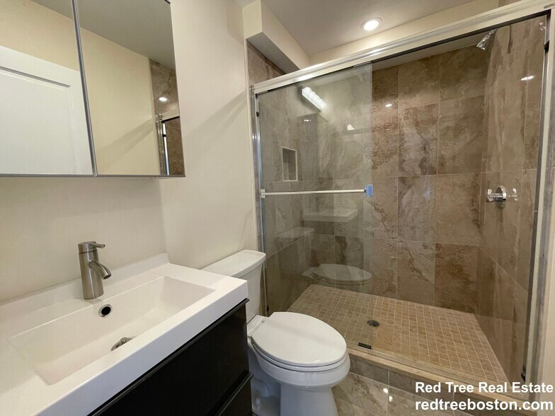 Building Photo - 1018 Commonwealth Ave