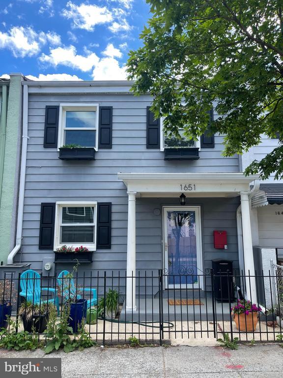 Primary Photo - 1651 11th Pl NE