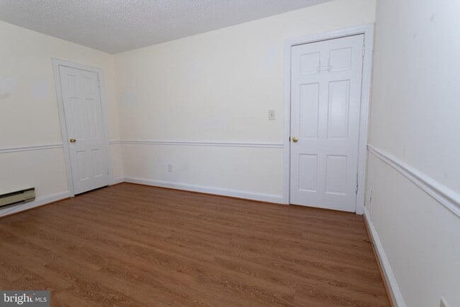 Building Photo - 1612 W Abingdon Dr