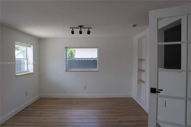 Building Photo - 3827 SW 88th Ct