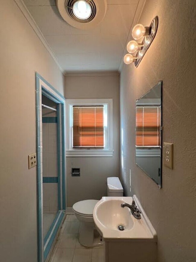 Building Photo - 3619 Fort Ave