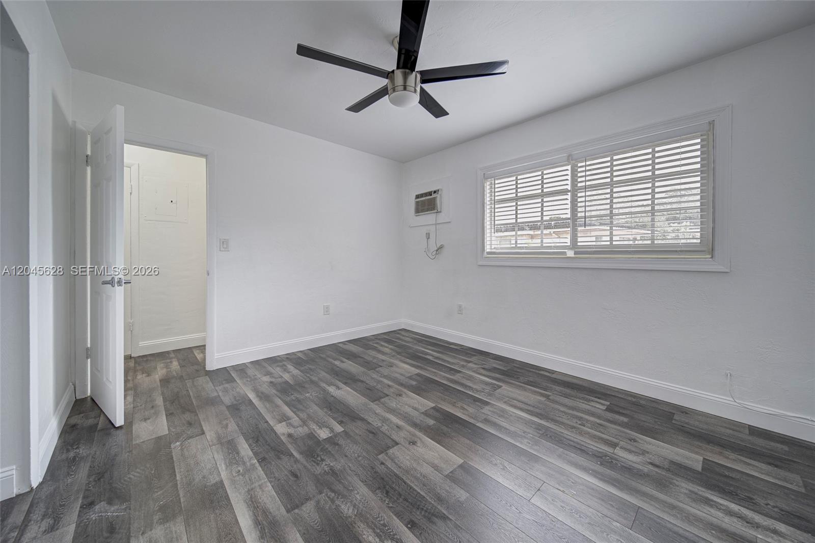 Building Photo - 6565 Santona St