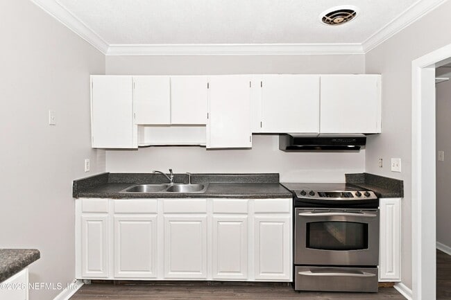 Building Photo - 33 San Pablo Cir N