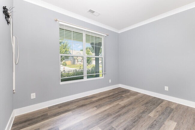 Building Photo - 149 Kingston Drive