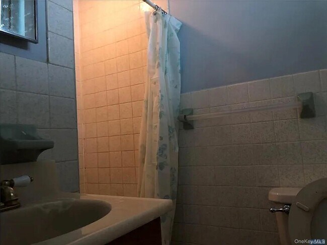 Building Photo - 52 Horton Ave