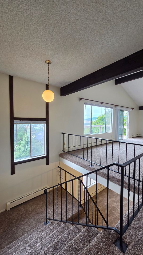 Building Photo - 411 Westview Dr