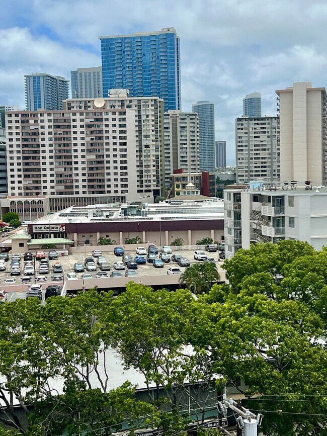 Building Photo - Beautifully Updated 1BR Condo Minutes from Waikiki/Ala Moana