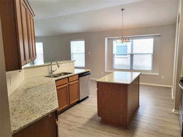 Building Photo - 725 Sequoia Dr